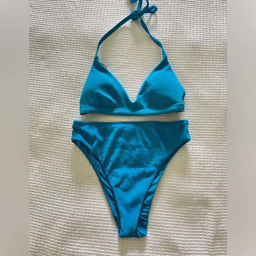 Lulu’s Ribbed Bikini Top and Bottom